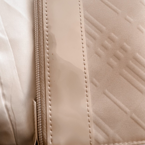 Cream Burberry Travel Bag/Makeup Pouch/Perfume Pouch - Picture 10 of 13